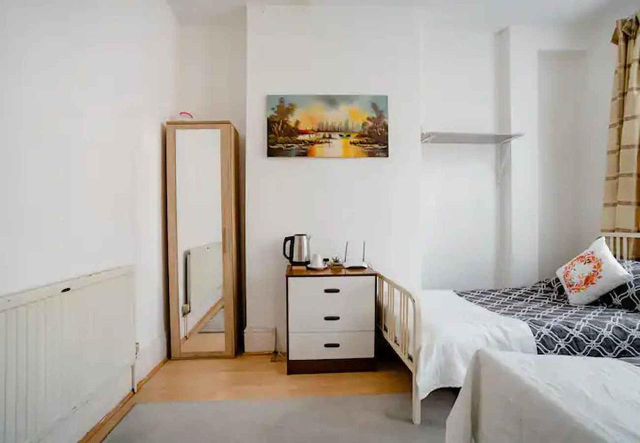 Homestay Near Tottenham Hotspur Stadium London Exterior photo