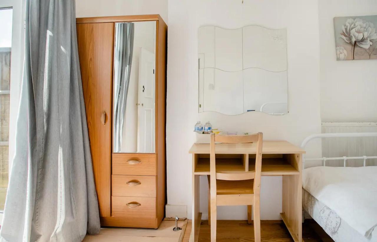 Homestay Near Tottenham Hotspur Stadium London Exterior photo
