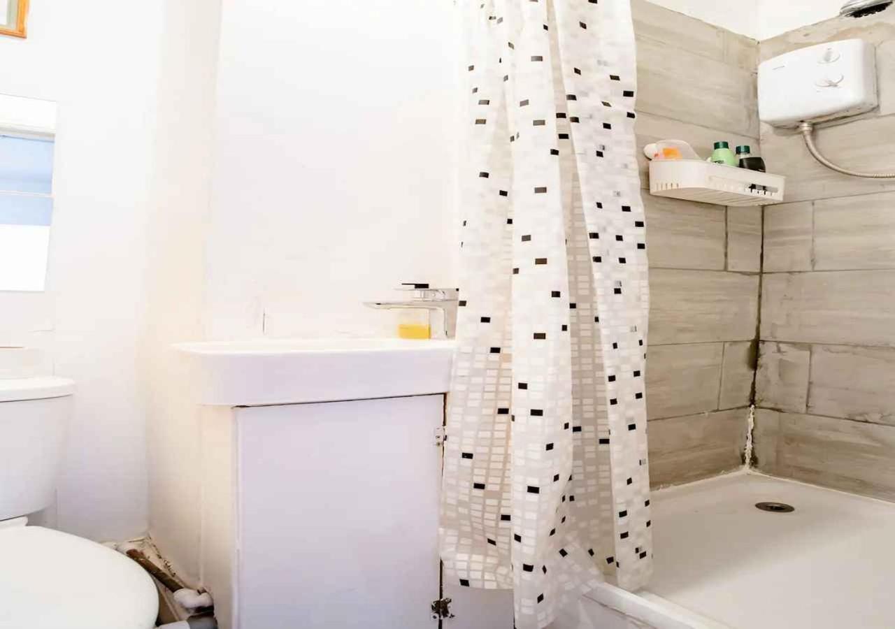 Homestay Near Tottenham Hotspur Stadium London Exterior photo